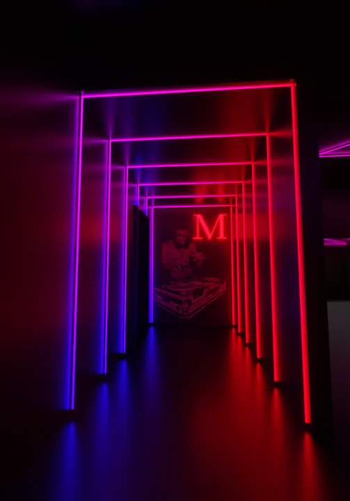 Magenta feature wall & bar lighting concept